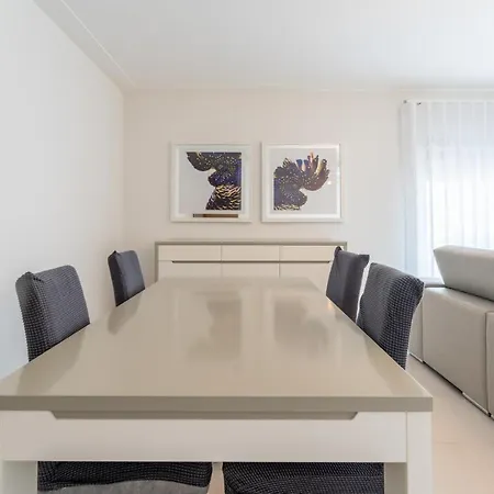 T3 North Wave Apartment